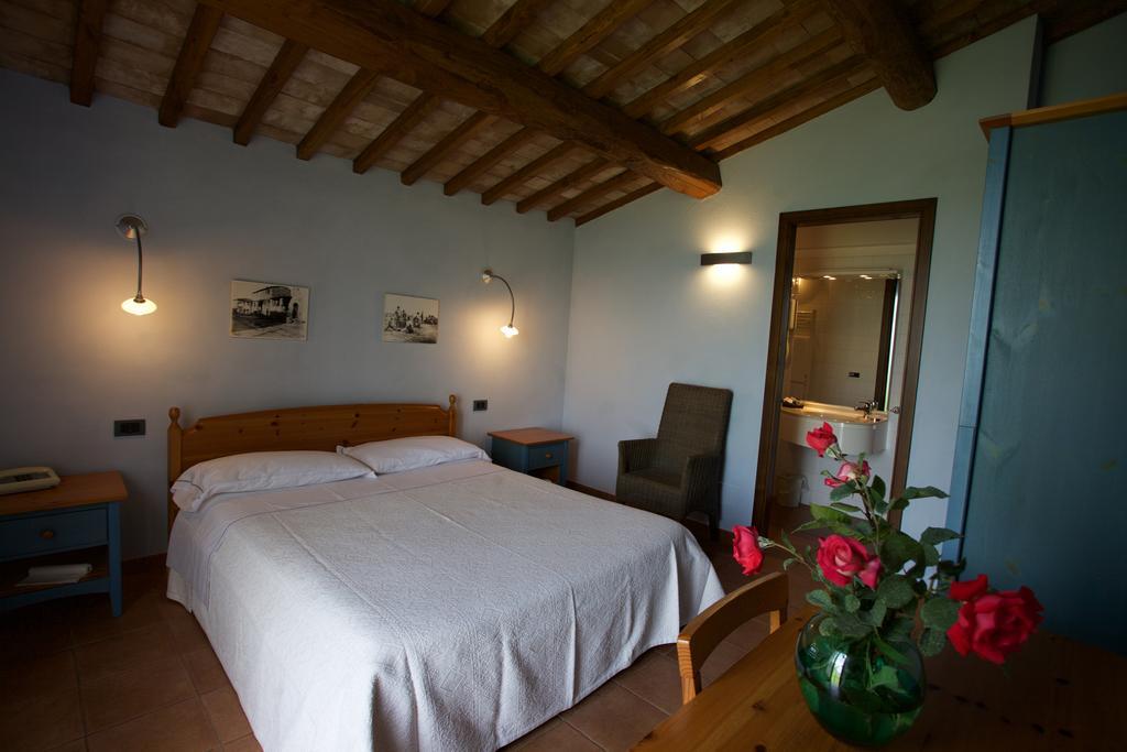 Bio Agriturismo Il Torrione サトゥルニア 部屋 写真